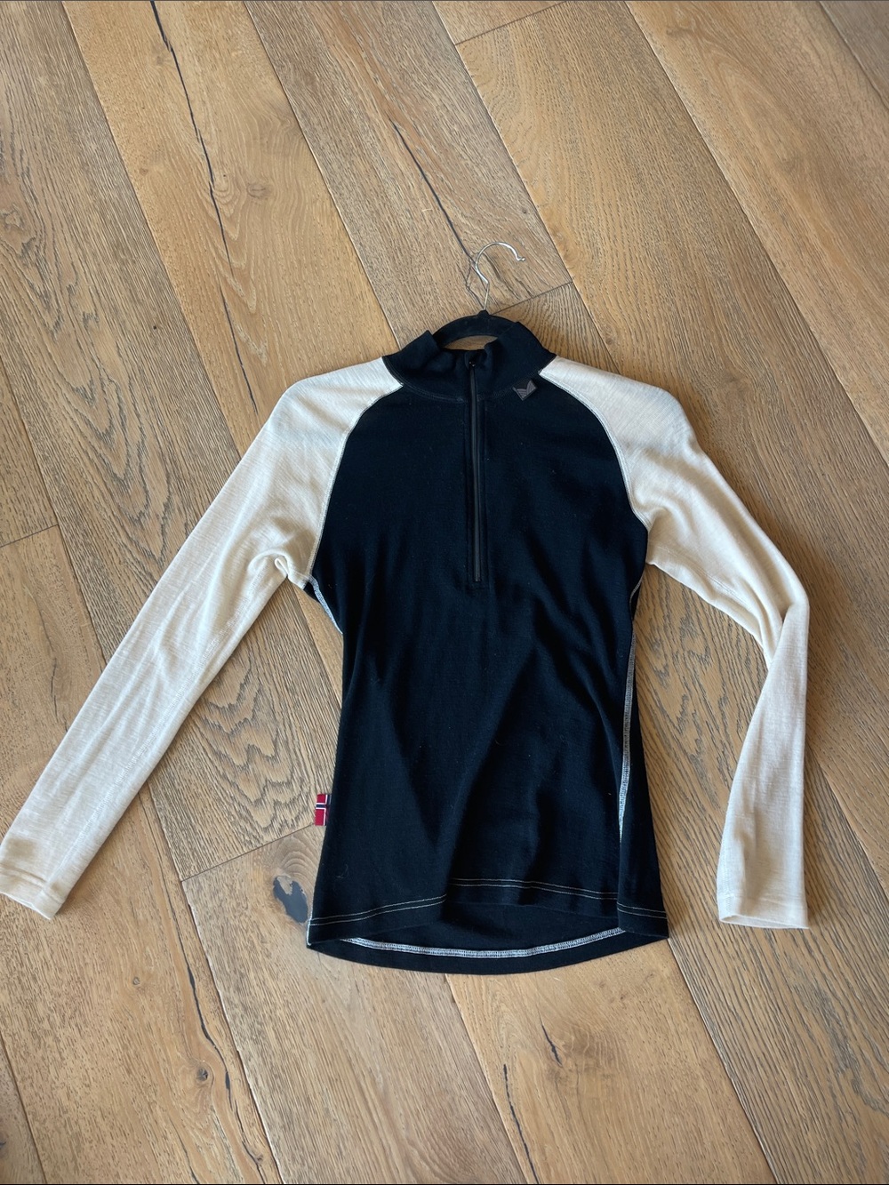 Dale of Norway 🇳🇴 M Women’s Two Long Sleeve Half-Zip Sweater - Black & Cream